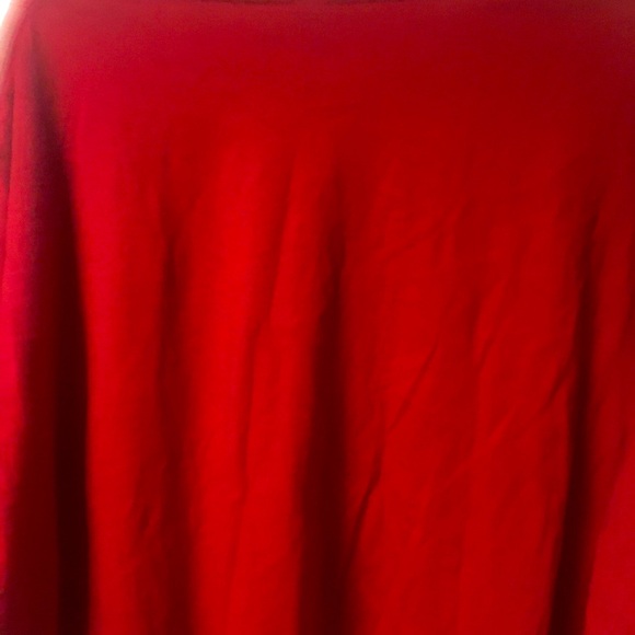 Gnomes 
Women’s Shirt 
Size 4XL 
Red 
Short Sleeve 
Top 
Excellent Condition - Picture 9 of 12